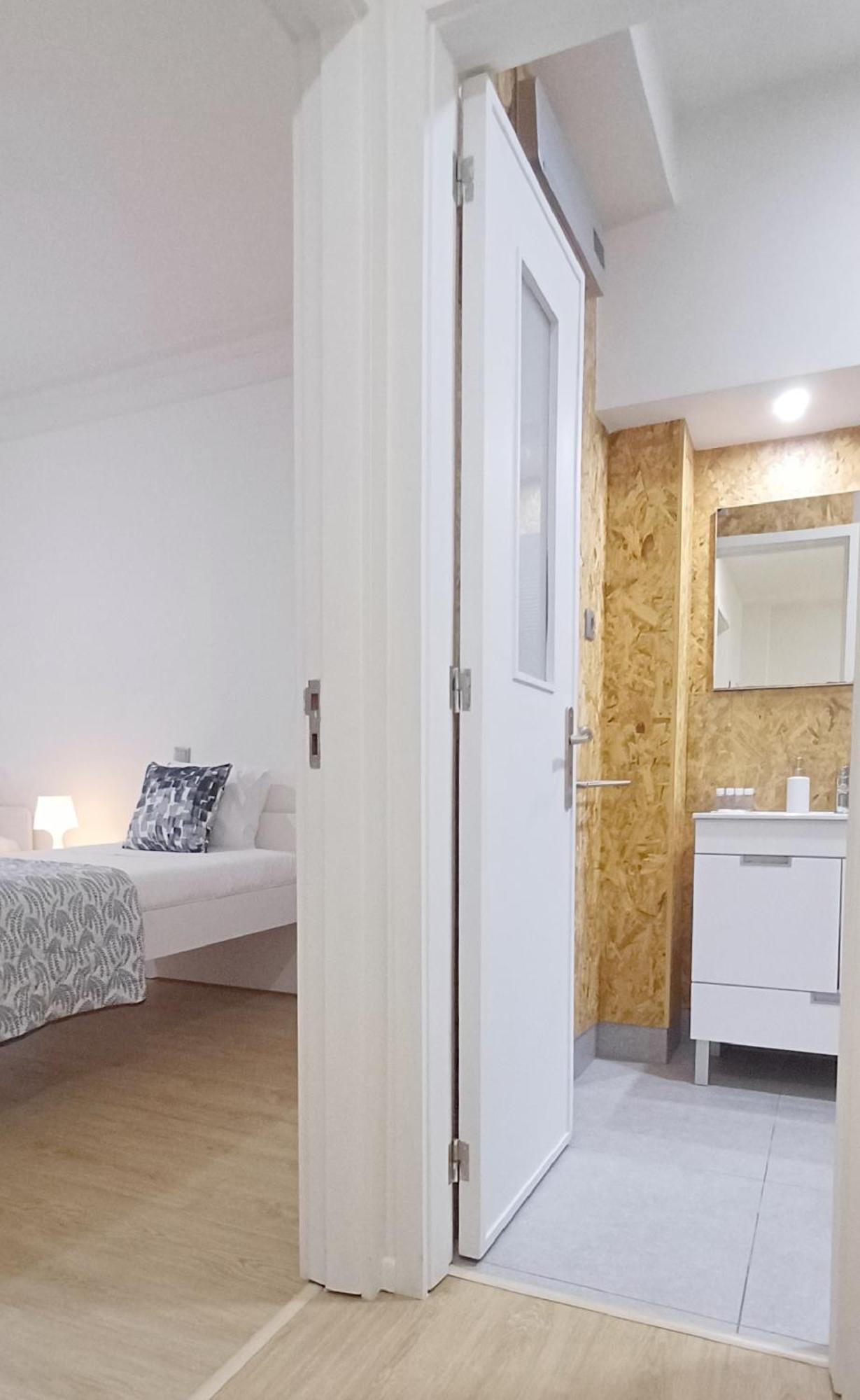 The Gallery Apartment Порто Екстериор снимка